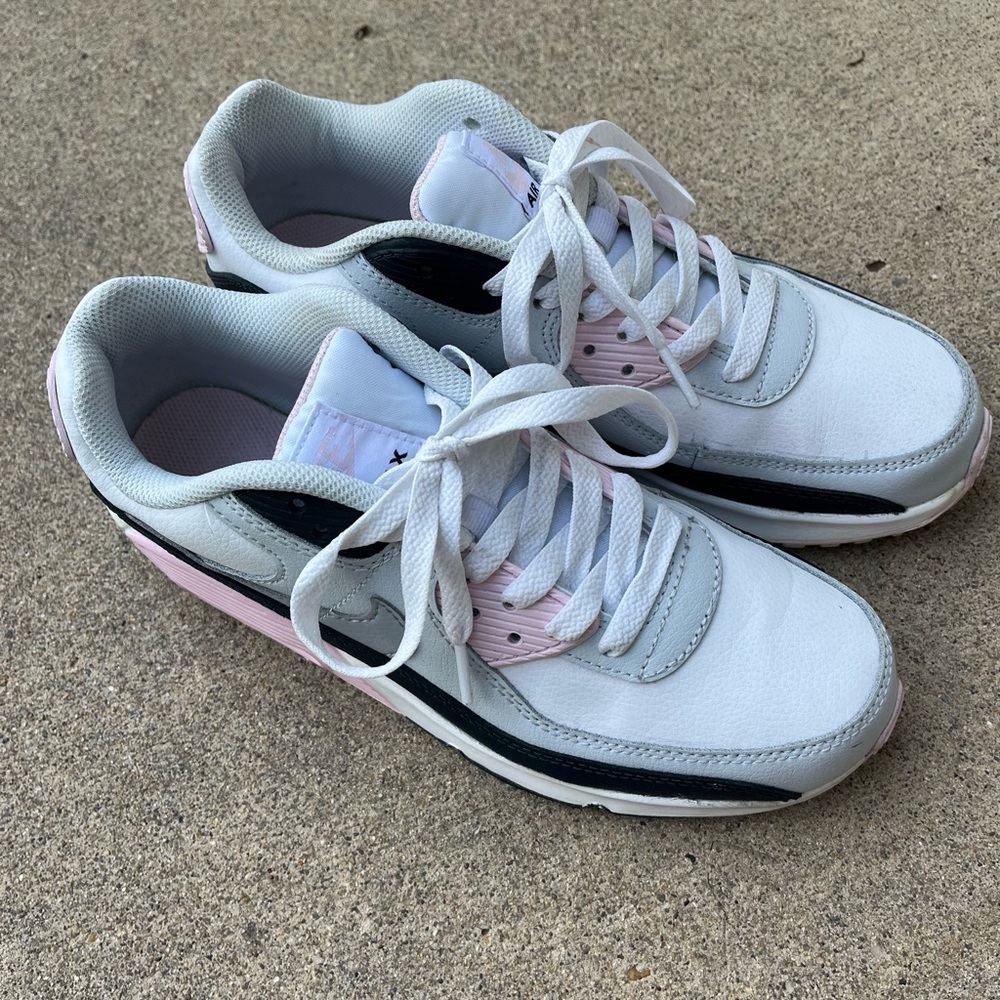 Nike White and Pink Sneakers Classic Low-Top Design